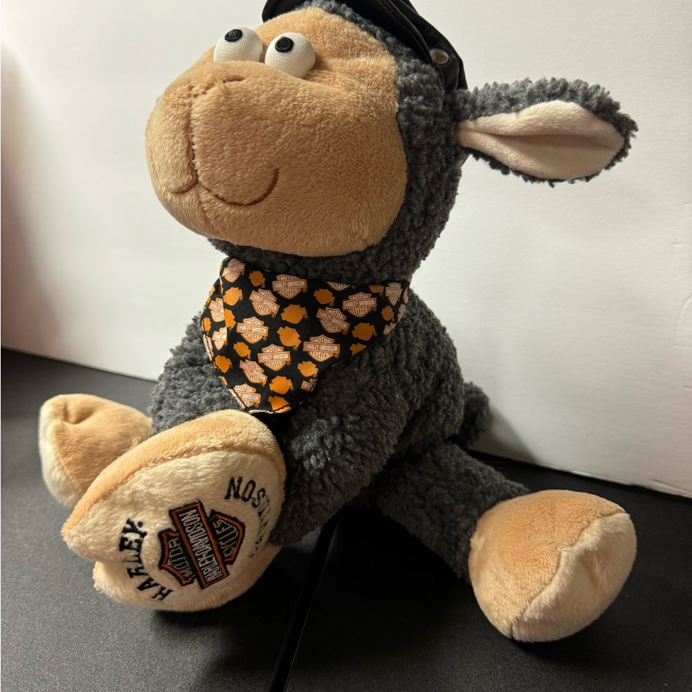 Harley Davidson gray sheep with hat
